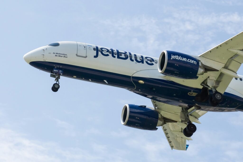 JetBlue revenue guidance stock surge